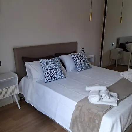 Golden Suite-3